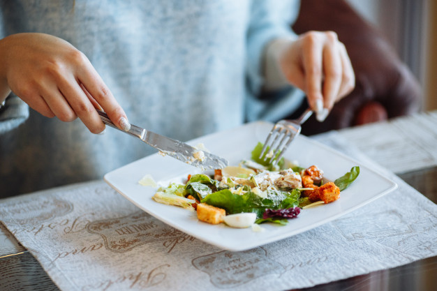 Chew-food-for-healthy-digestive-system